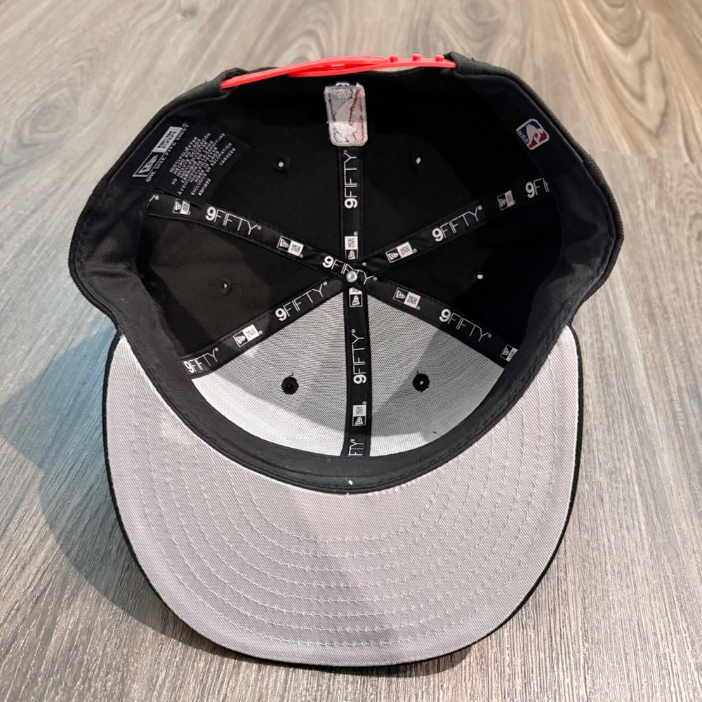 Chicago Bulls Madhouse on Madison Snapback Hat Black Red NBA New Era 9FIFTY - Picture 5 of 6